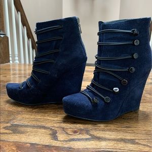 Rachel Roy, navy wedge boot, size 7